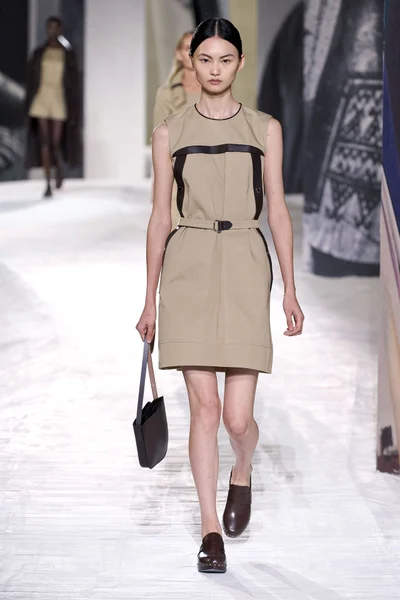 Look 29